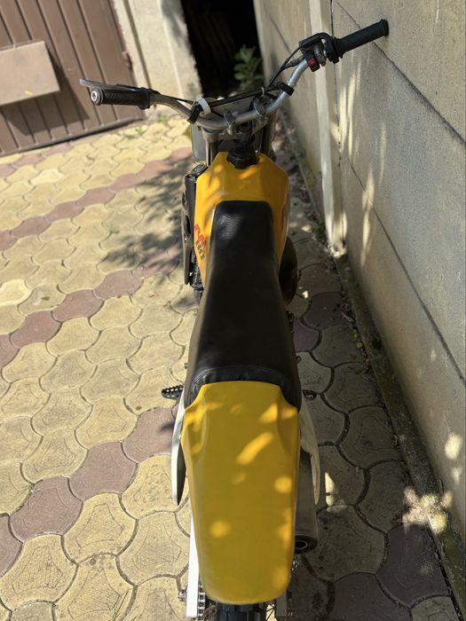 Motocicleta Suzuki RM80