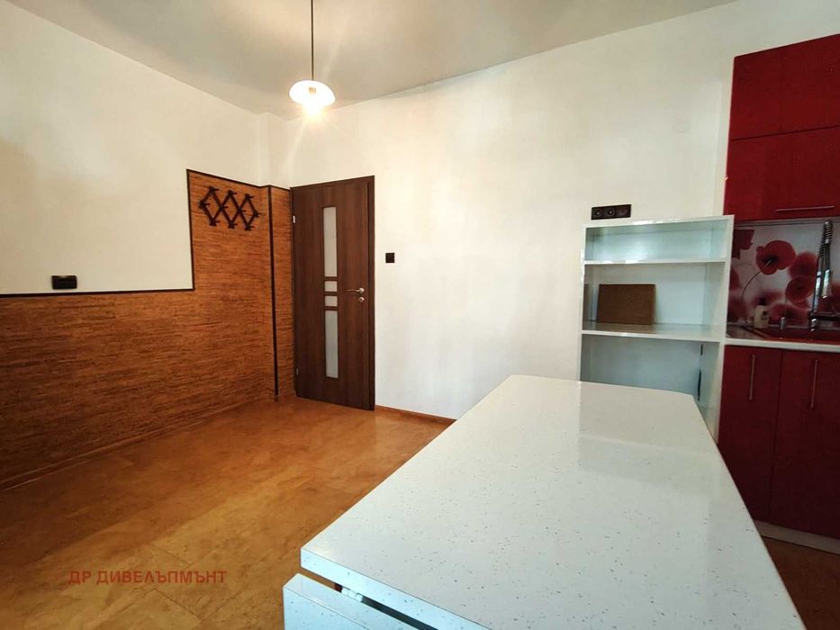 Продава се Двустаен апартамент в София, Лозенец - 71 кв.м за 4505 €/кв.м - Снимка #2