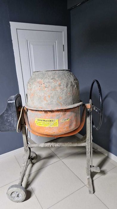 Продам б/у бетономешалку