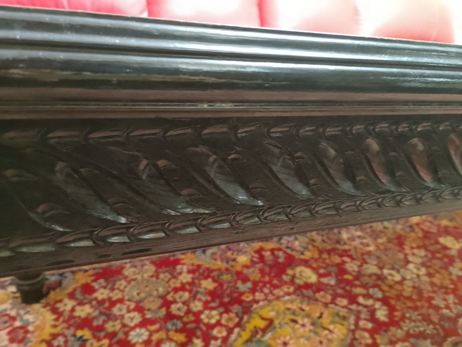 Масивна дървена холна маса