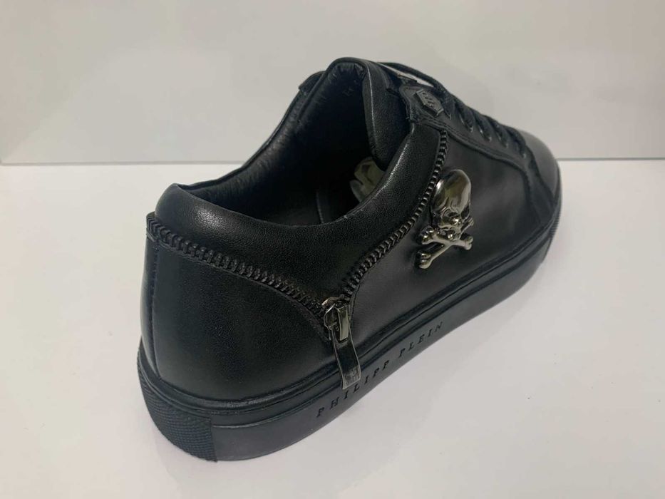 Продавам мъжки обувки  от естествена кожа Philipp Plein 43 номер