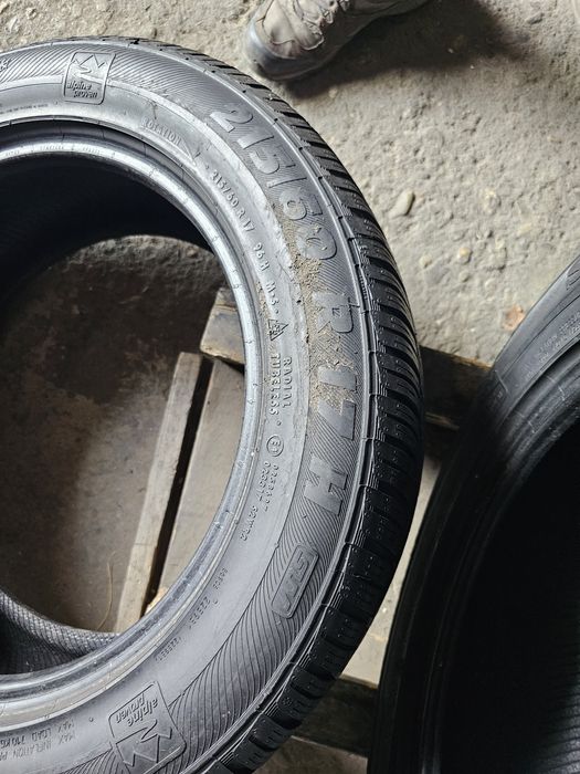 4 anvelope iarna 215 60 17 Semperit
