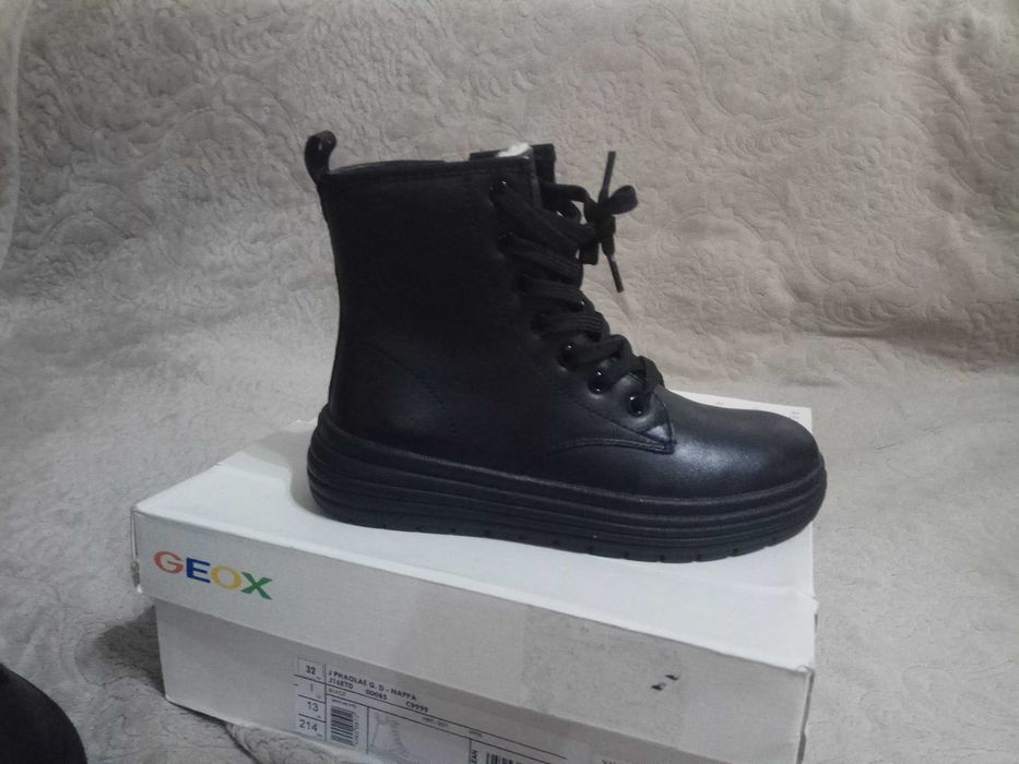 Продам зимние ботинки GEOX на девочку