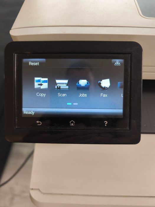 Продавам мултифункционално лазарно устройств HP Color Jet Pro MEP M477
