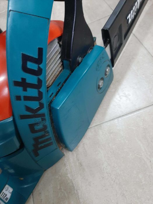 Бензинова резачка Makita DCS4610