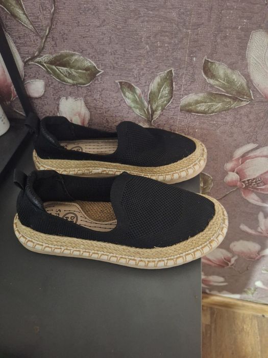 Продаю женские балетки