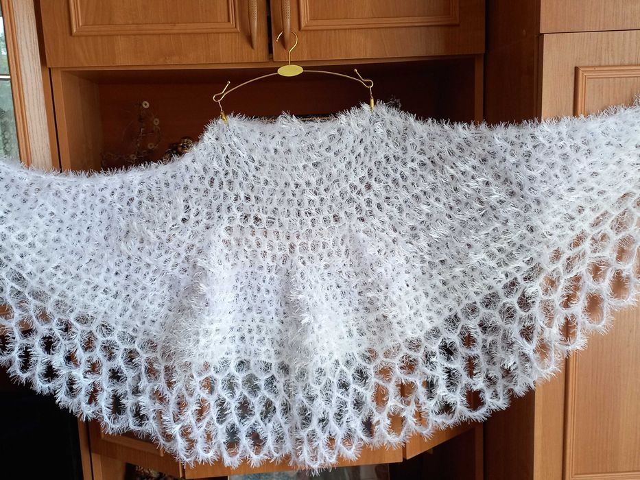 Продам белую шаль