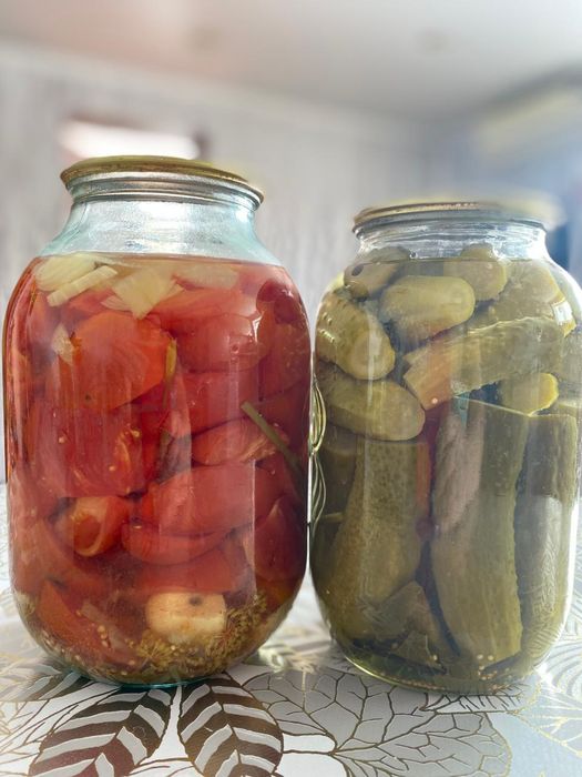 Продам огурцы,помидоры соленые