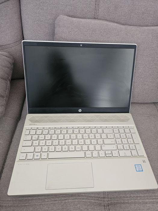 Dezmembrez laptop  hp 15 defect