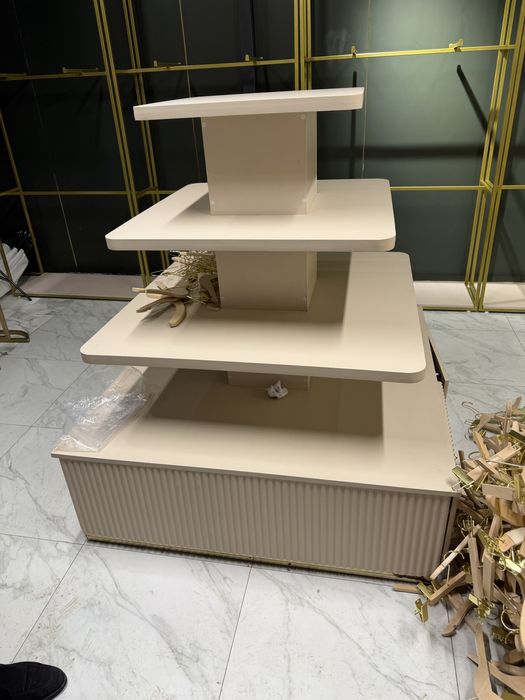 Продам островок для сложки вещей и ресепшн