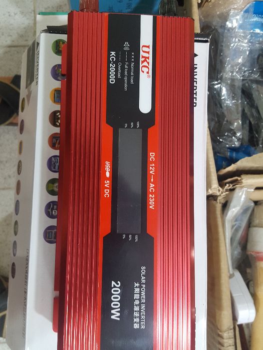 Инвертор преубразовател UKC с лед дисплей за кола 12-220v-2000вата