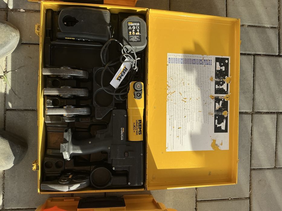 Vind presa sertizare Rems MiniPress cu bacuri M15,18,22,28,completa la cutie