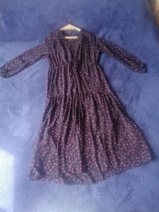 Продам красивое платье размер 48-50