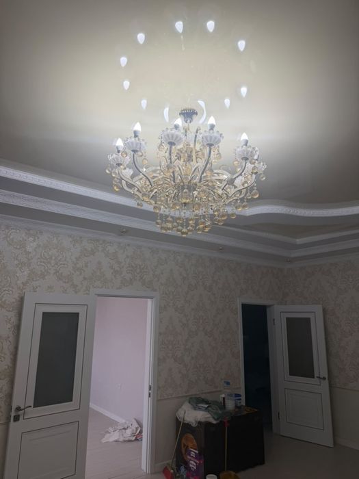 Продам люстра  оригинал