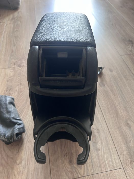 Пассат Б3-Б4 подлокотник