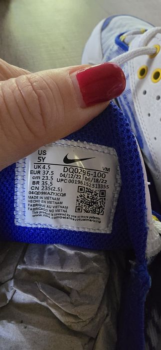 Маратонки Nike 37.5