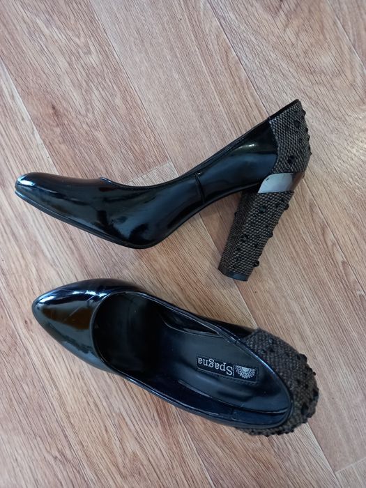 Туфли высокие черные