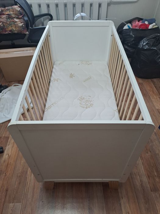 Манеж с Бамбуковыс матрасом и Комодом