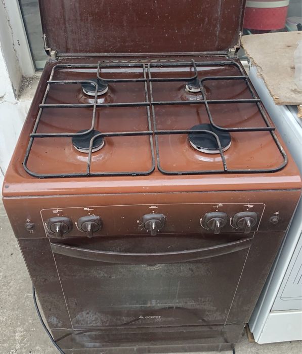 Продам газ плиту