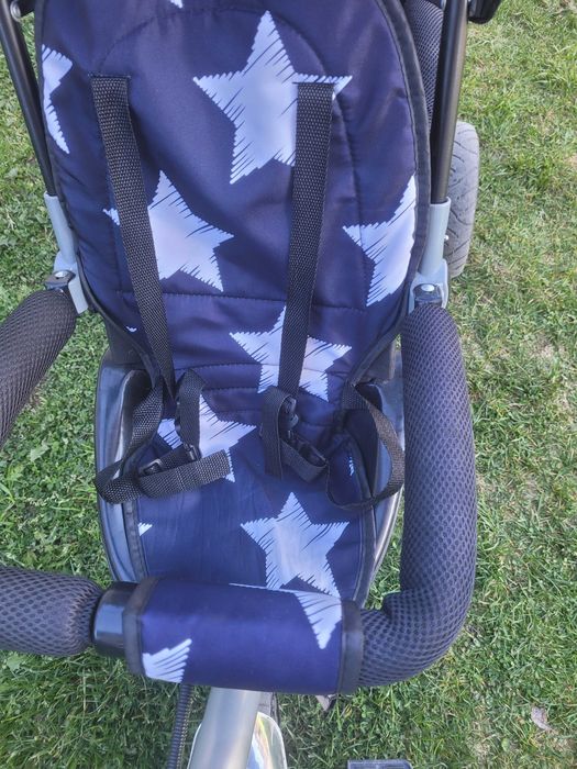 Триколка за близнаци