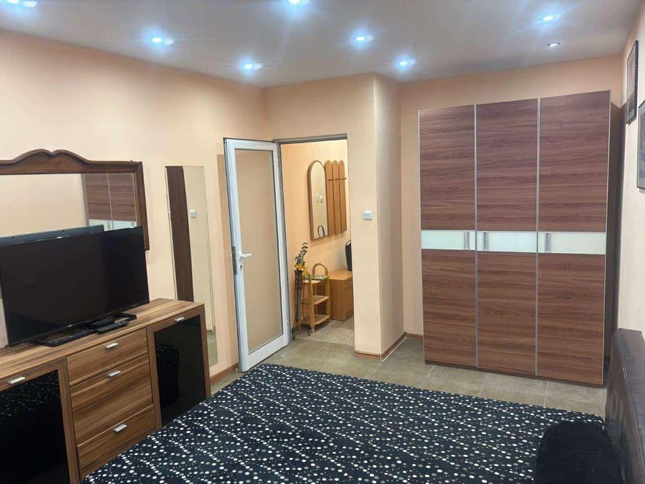 Дава се под наем Двустаен апартамент в Варна, Базар Левски - 70 кв.м за 598.23 € - Снимка #4