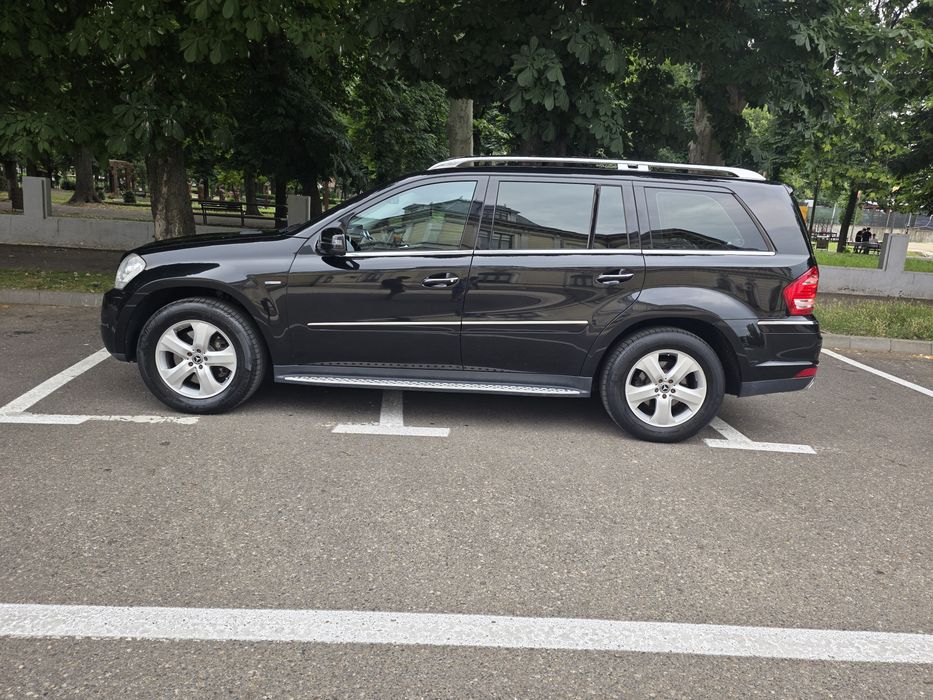 Mercedes-Benz GL-Class
