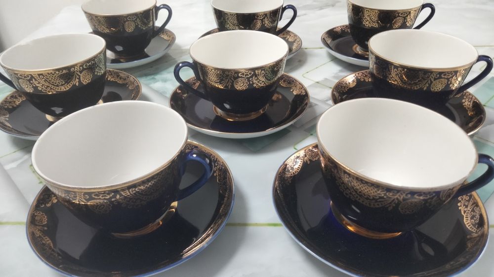 Фарфоровый чайный набор