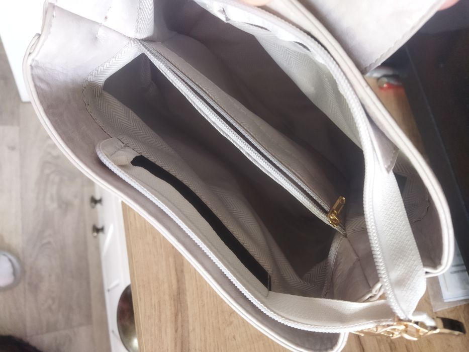 Дамска чанта - малка.