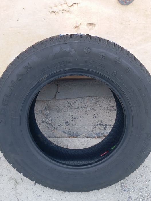 Продам комплект новых покрышек