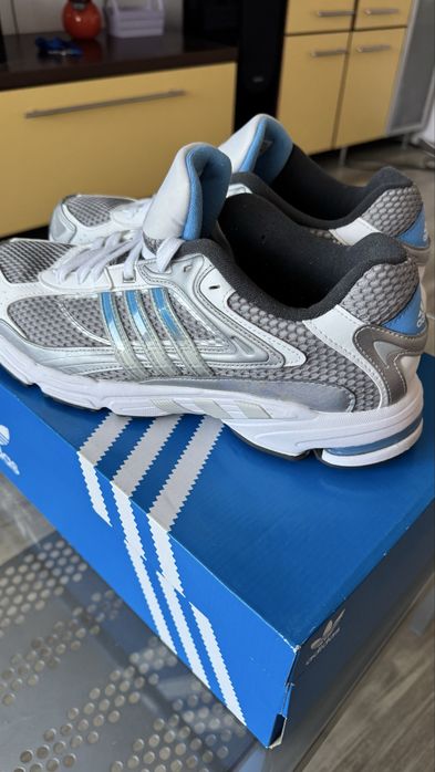 Adidas Originals Response CL, nr 44 Timisoara • OLX.ro
