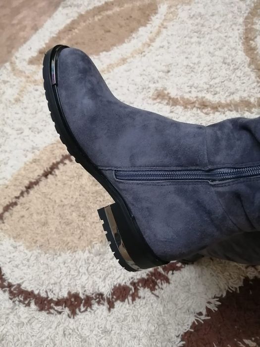 Продам женские сапоги