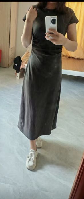 Женское платье чёрного цвета