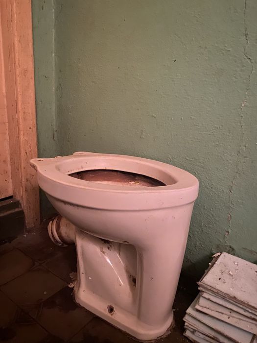 Продам унитаз без бочка