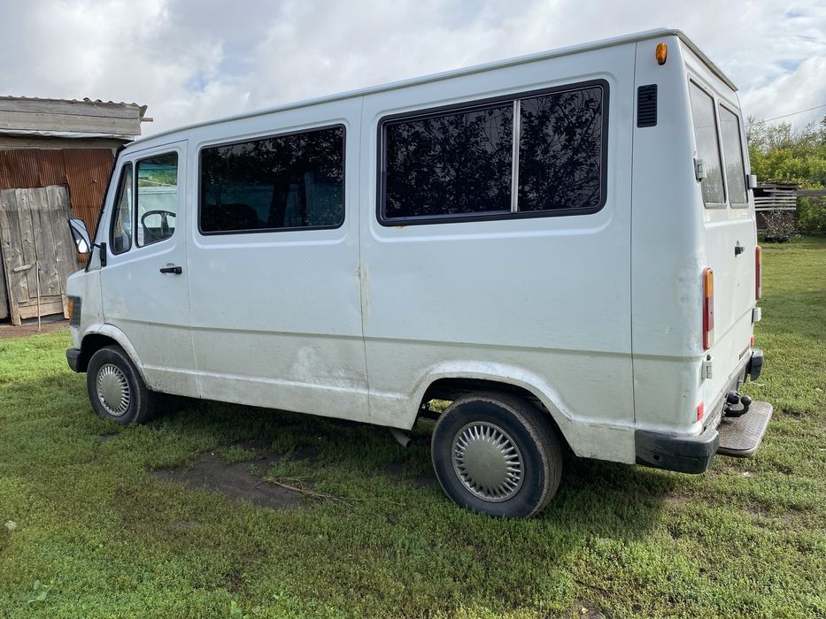 Продам Mercedes 208 d