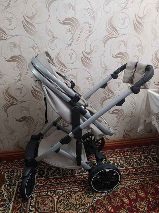 Детская коляска в полном комплекте