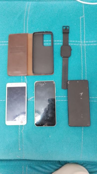 Продам нерабочие гаджеты и чехол