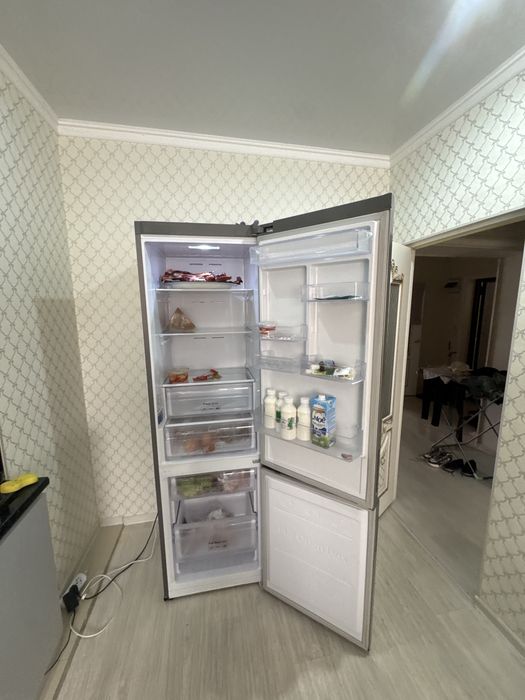 Холодильник Самсунг серый