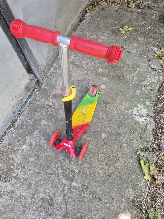 Продавам детска тротинетка до 50кг