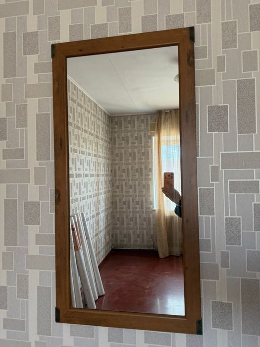 Продам вешалки и зеркала