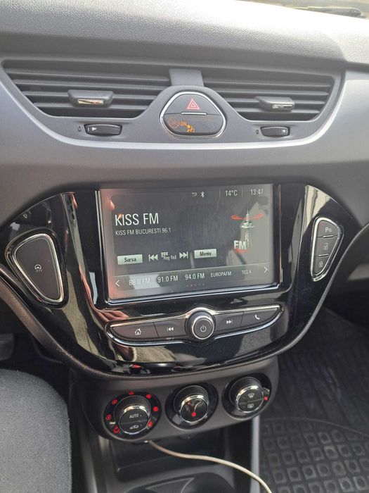 OPEL CORSA 1.4 benzină EURO 6, 43000 km REALI, primul proprietar, ecran tactil compatibil Android și Apple, mentenanță anuală