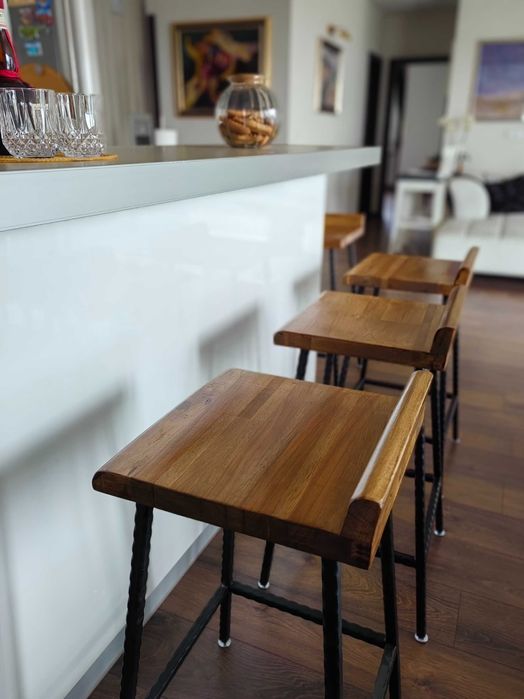 Ръчно изработени бар столове – Масив и стомана