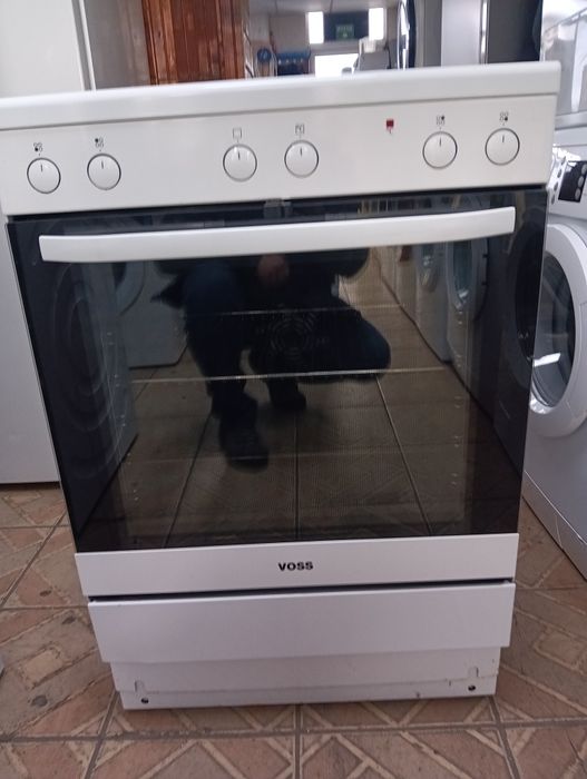 Свободно стояща печка с керамичен плот VOSS  2 години Гаранция!