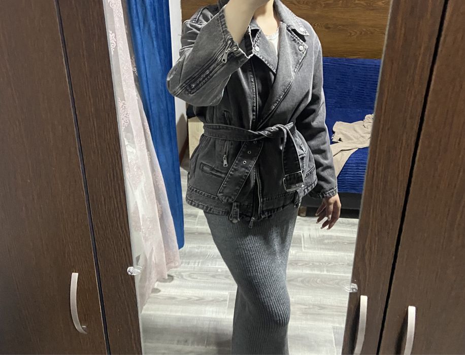 Джинсовая куртка бренда Zarina.