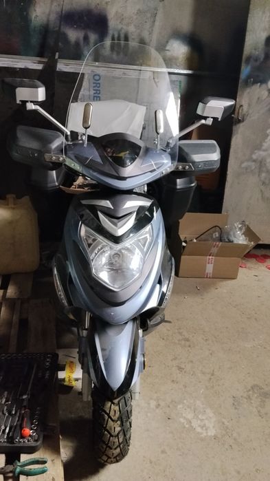 Продам скутер Рейсер.