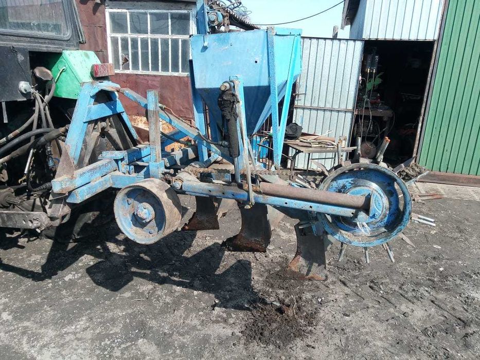 Плуг - картофелесажалка