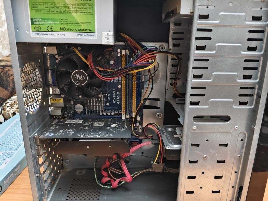 Срочно продаю комплект ПК (кейс+монитор+клавиатура+мышка)