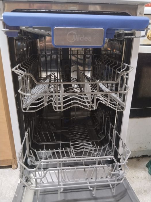 Посудомоечная машина Midea DWF8-7618QW