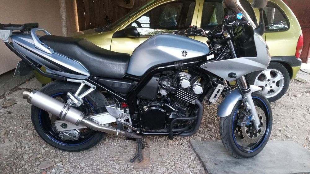 Yamaha fzs 600 md. 2003