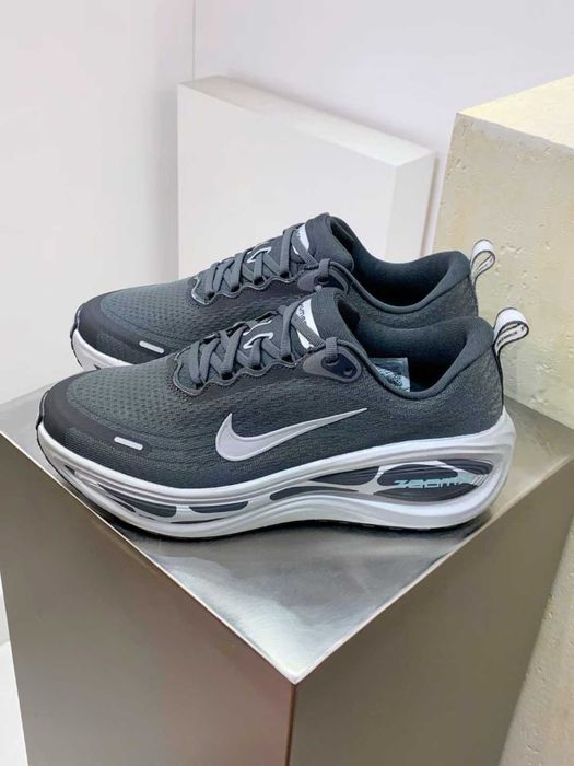 Нови мъжки маратонки Nike Vomero plus run