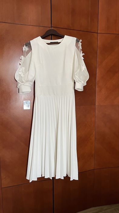 Rochie lunga alba plisata